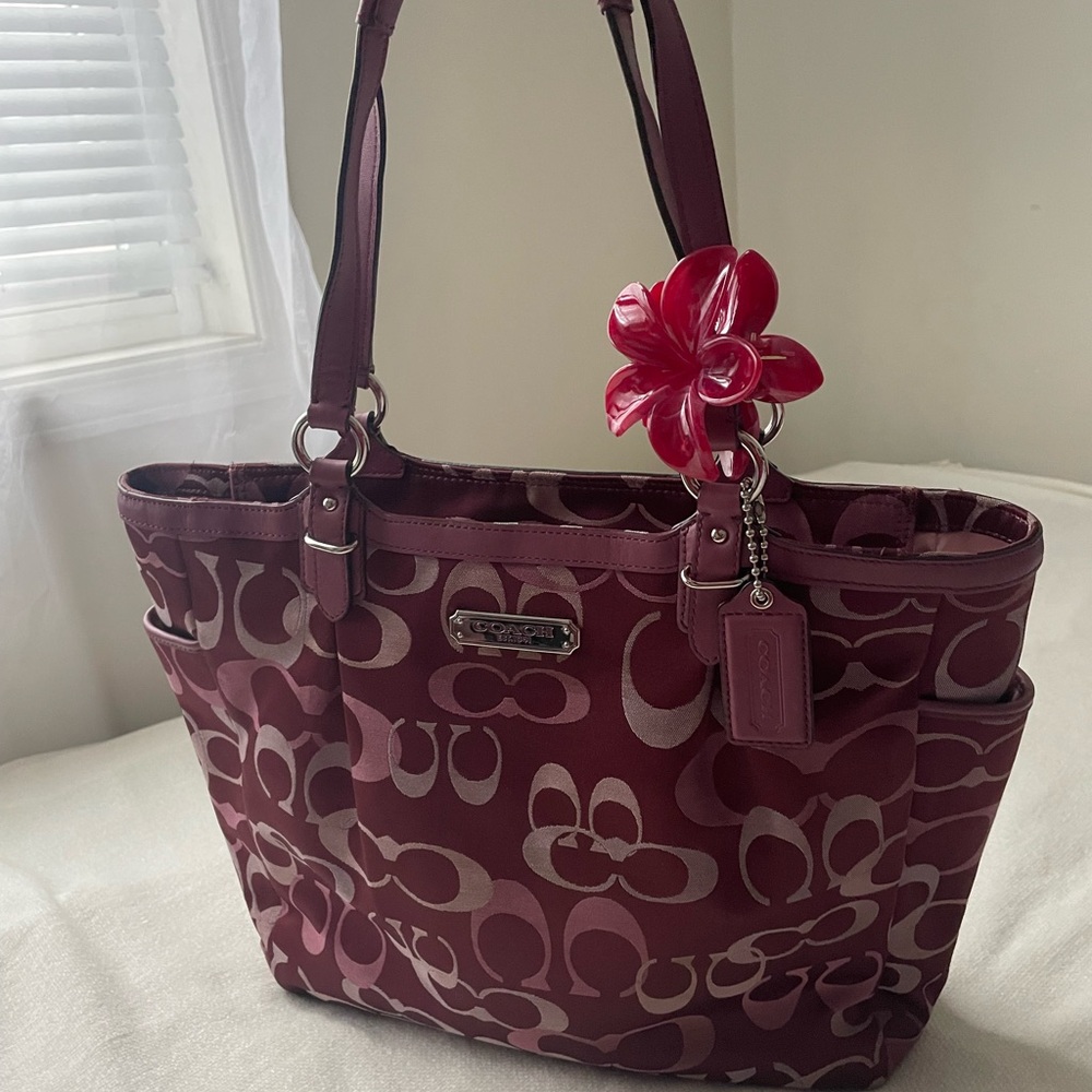 SOLD🎀 - Picture 2 of 4